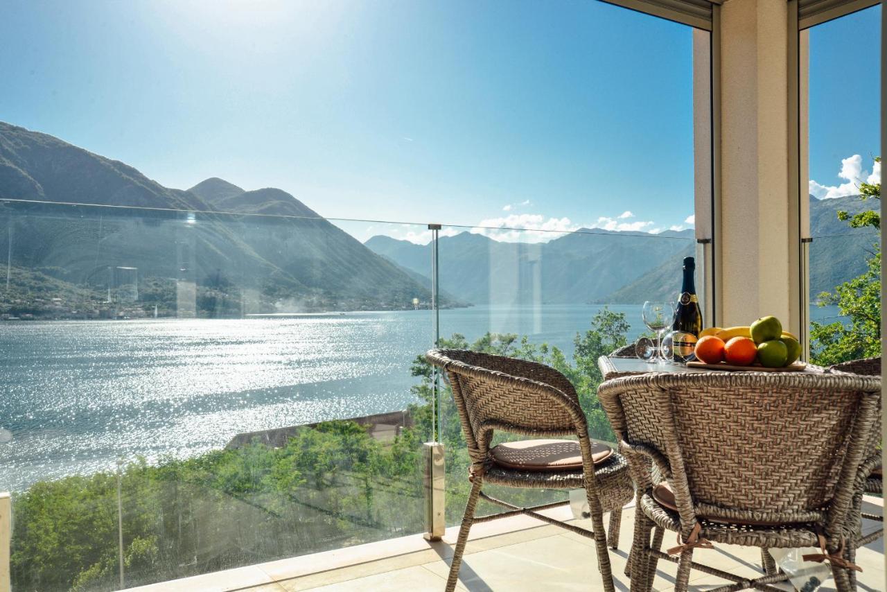 Ily Apartment With Sea View Kotor Exterior photo